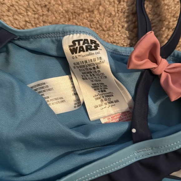 Bikini - Picture 2 of 4